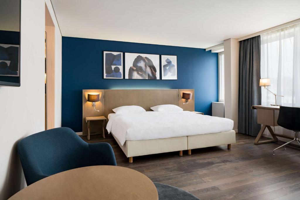 Postel nebo postele na pokoji v ubytování Park Inn by Radisson Antwerp City Centre