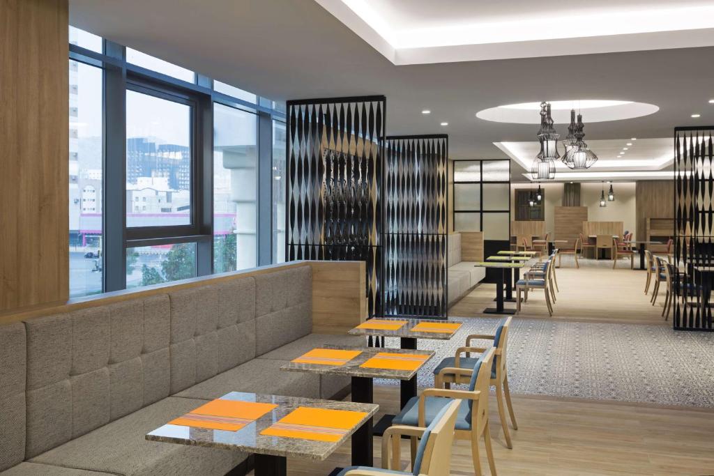 Posezení v ubytování Park Inn by Radisson Makkah Aziziyah