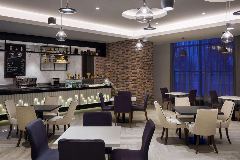 Restaurace v ubytování Park Inn by Radisson Makkah Aziziyah