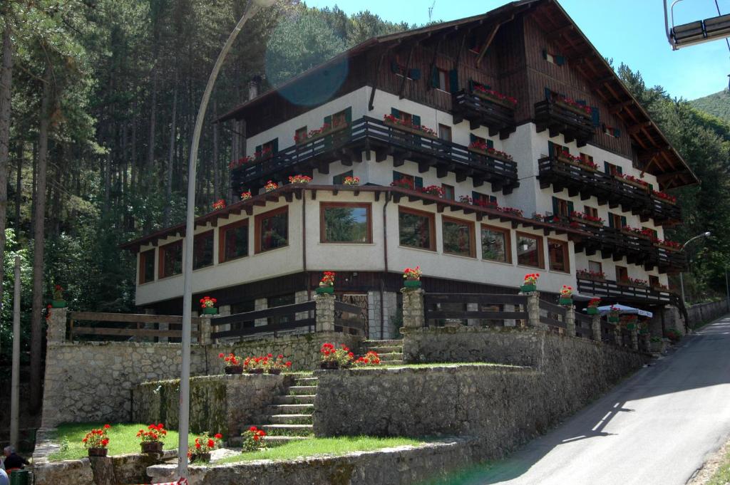 Budova, kde se hotel nachází