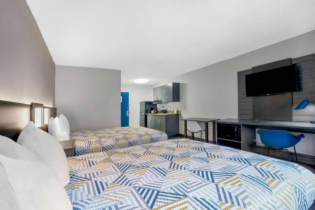 Studio 6 Duluth GA Near Gas South District - 豪华皇后室和两个大床 - 不吸烟