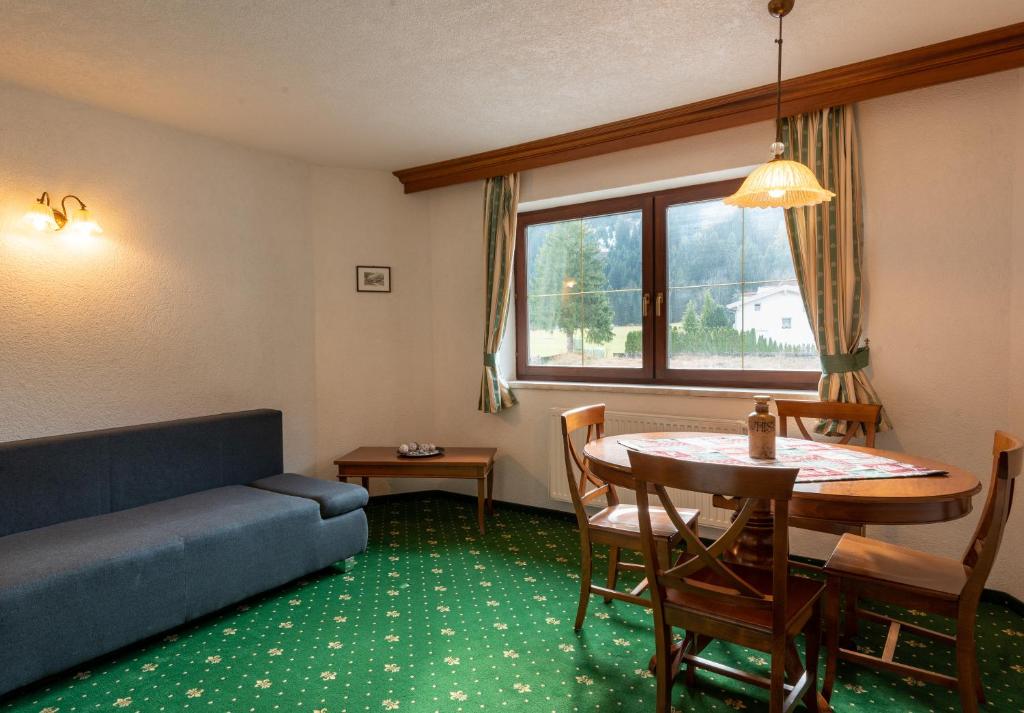 Ferienwohnungen Hirschen - Apartamento De Dos Dormitorios C Y Balcón