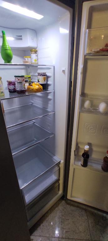 Weltoffenes privates Gästezimmer bei LGBTQ freundlichen Gastgeber der mit in der Wohnung lebt - 15