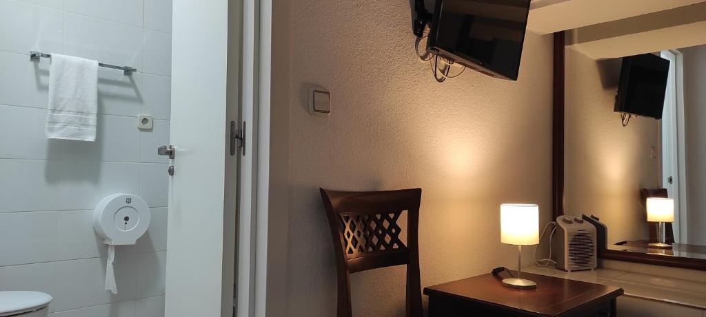 Motel lavapies - Double Or Twin Room With Private Bathroom