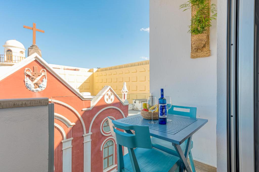 A balcony or terrace at CASITA SUNWAVES- EL 19 DE PADRE CUETO, LAS CANTERAS