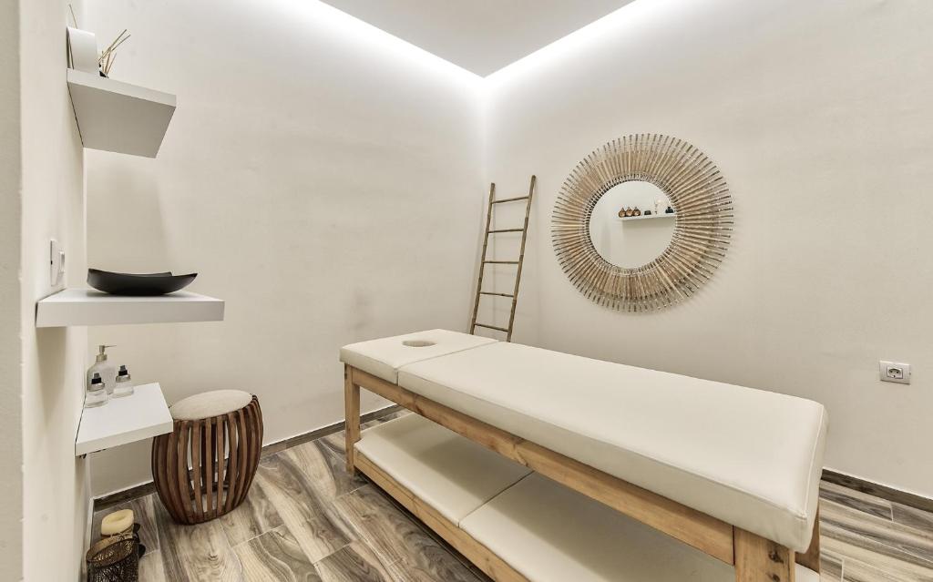 Galeri foto Aliv stone suites & spa di Agios Nikolaos