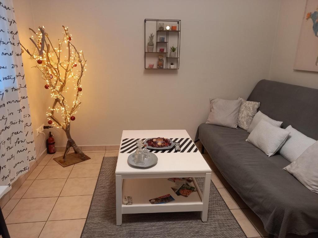 A seating area at Helen's Welcoming & cozy flat