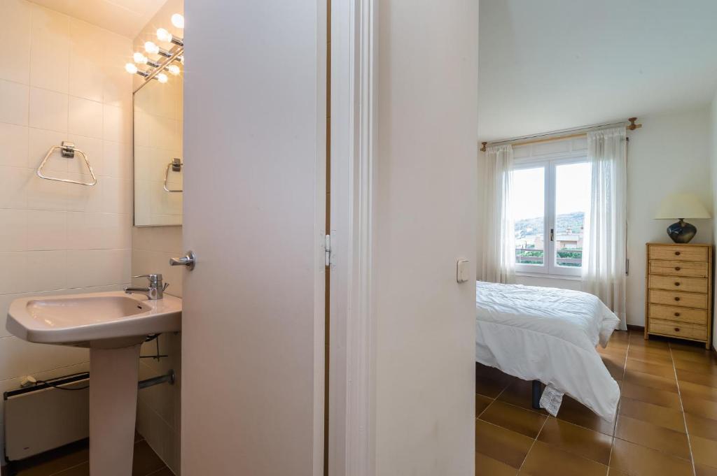 Kúpeľňa v ubytovaní AV-1 CALELLA DE PALAFRUGELL 6 Pax