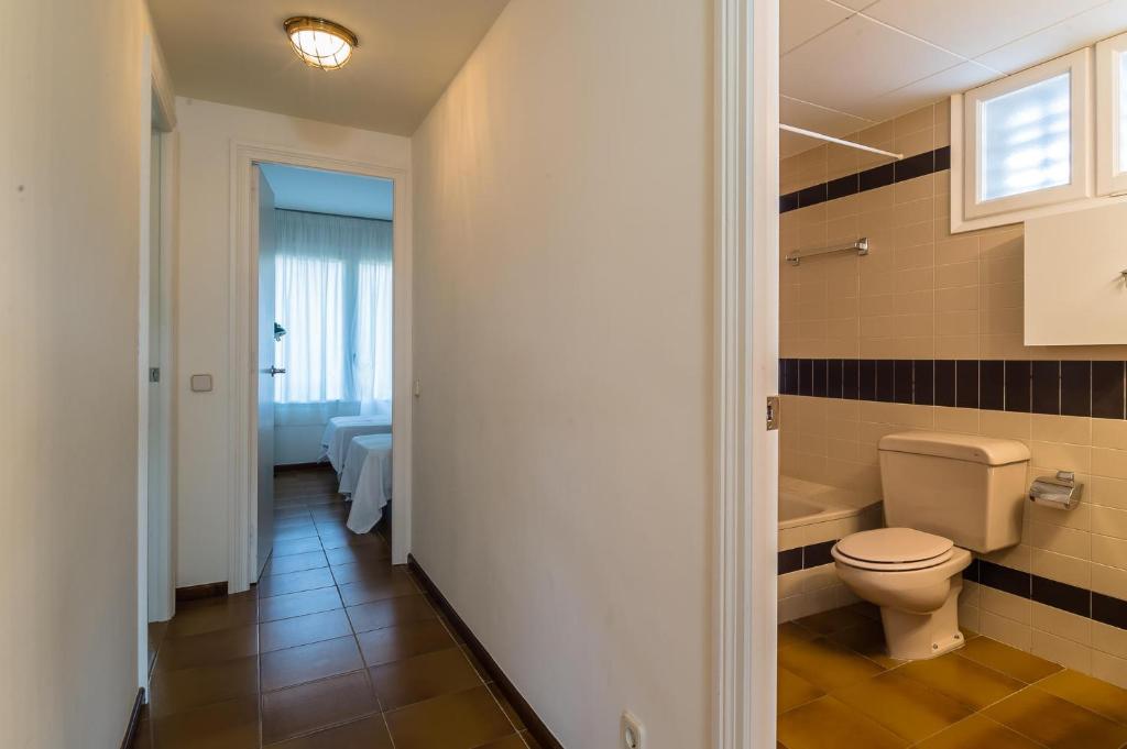 Kúpeľňa v ubytovaní AV-1 CALELLA DE PALAFRUGELL 6 Pax