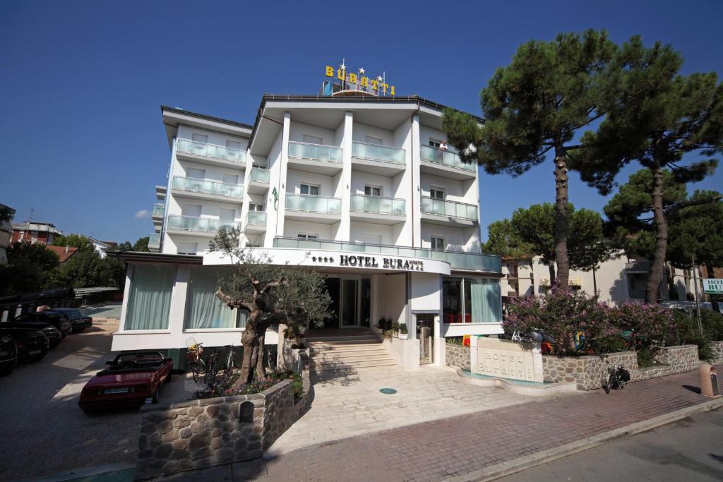 Budova, kde se hotel nachází