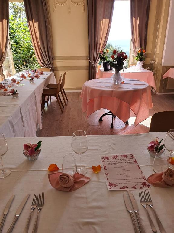 Restaurace v ubytování Hôtel Restaurant Bellevue