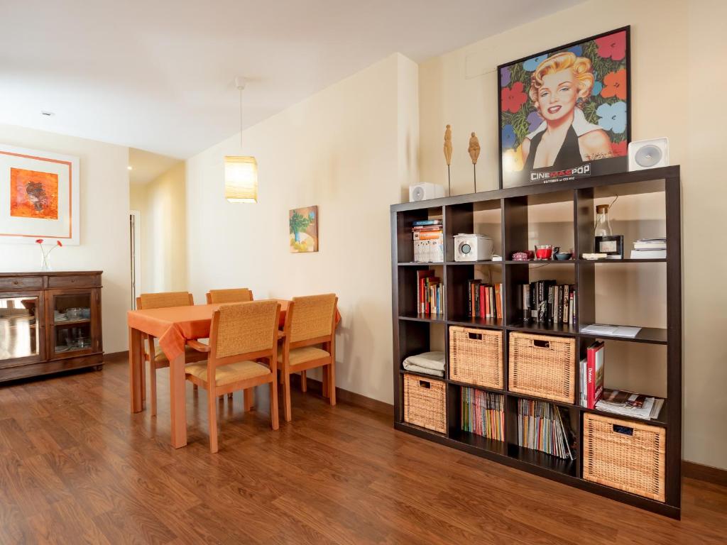 The library in Az apartmant