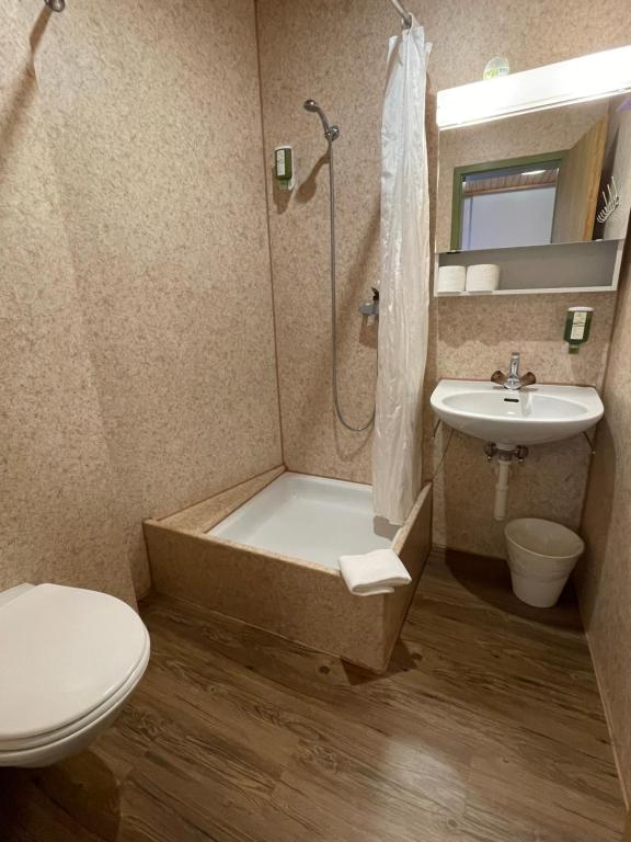 Downtown Apartment 9 - Resim 3