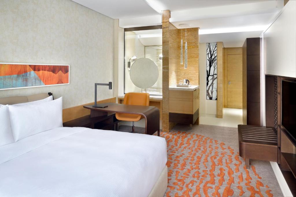 
1 King Standard Marina View 
