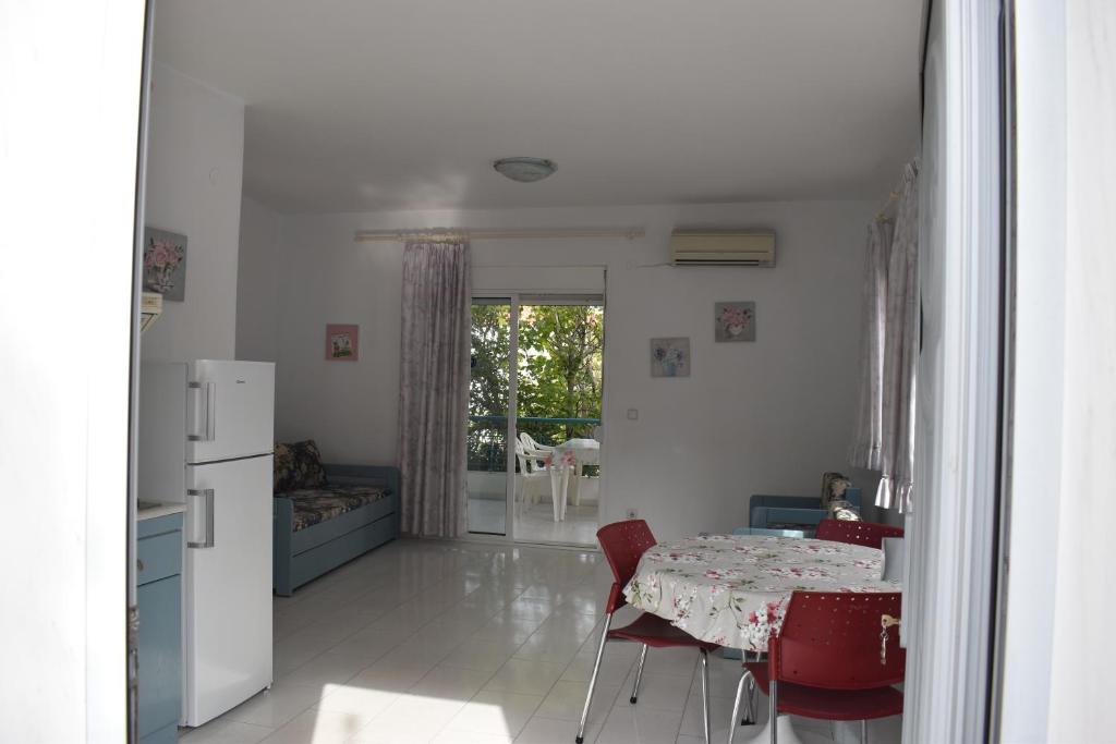 Kuchyňa alebo kuchynka v ubytovaní Niki Apartments