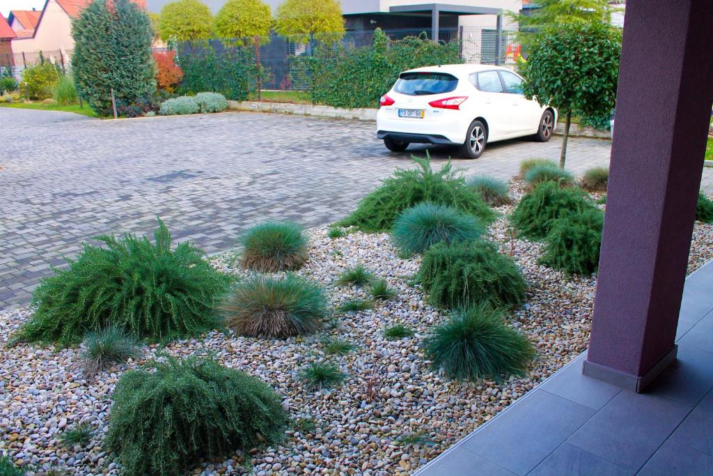 Old Town Zagreb Airport - 17