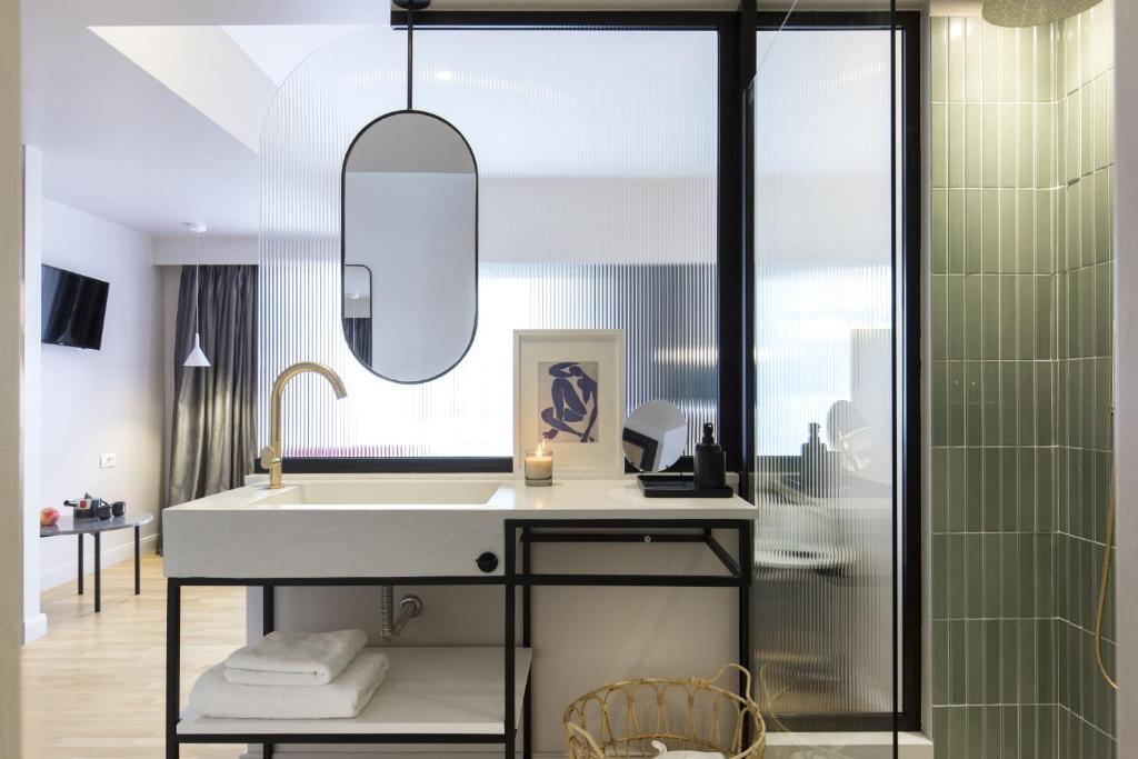 L'Avventura Athens - Resim 35