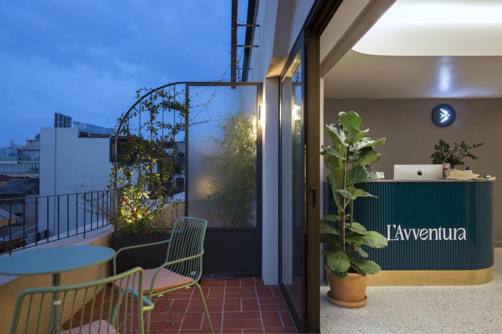 L'Avventura Athens - Resim 8