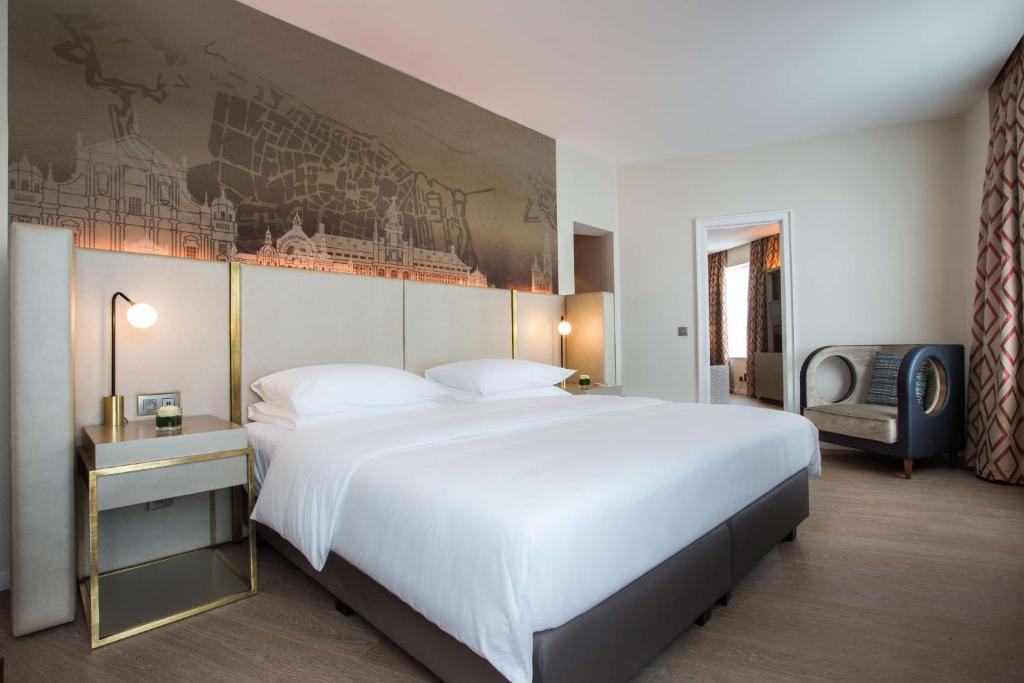 Postel nebo postele na pokoji v ubytování Radisson Blu Hotel, Antwerp City Centre