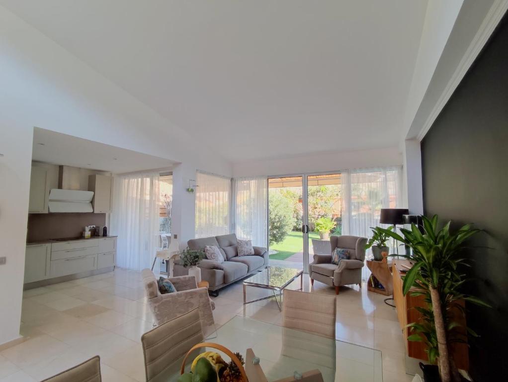 Zdjęcie z galerii obiektu Elle Ocean Villa Gran Canaria Heated pool Wifi w mieście Amadores