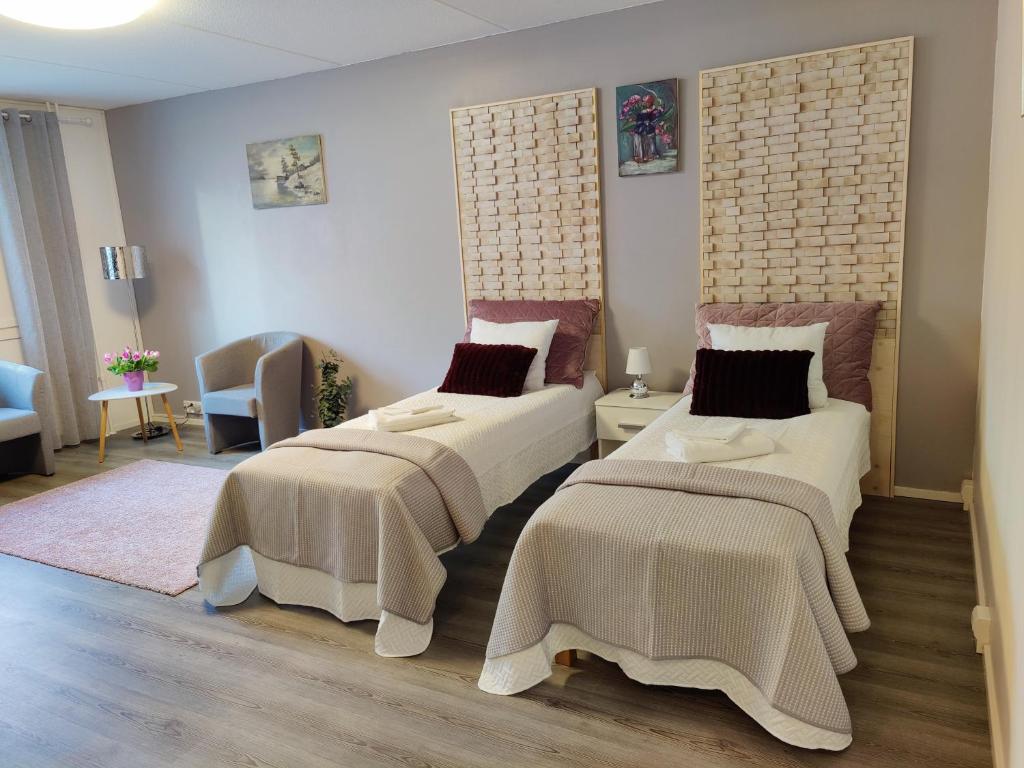 Studio omalla terassilla - Housity