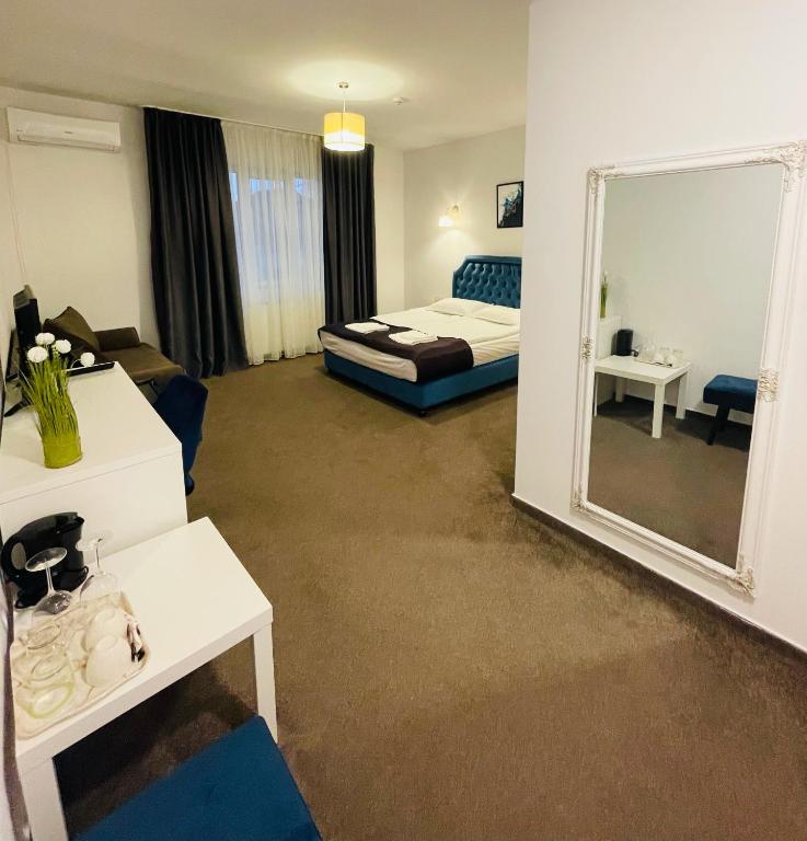 COCHET BOUTIQUE - Deluxe Quadruple Room