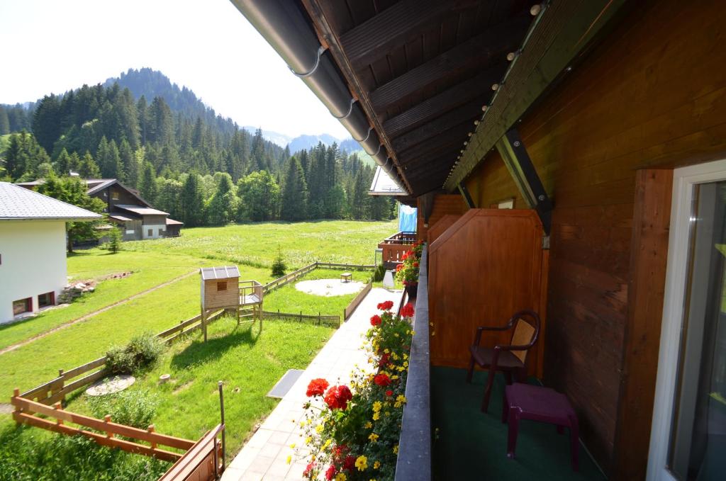 Nespecifikovaný výhled na hory nebo výhled na hory při pohledu z hotelu