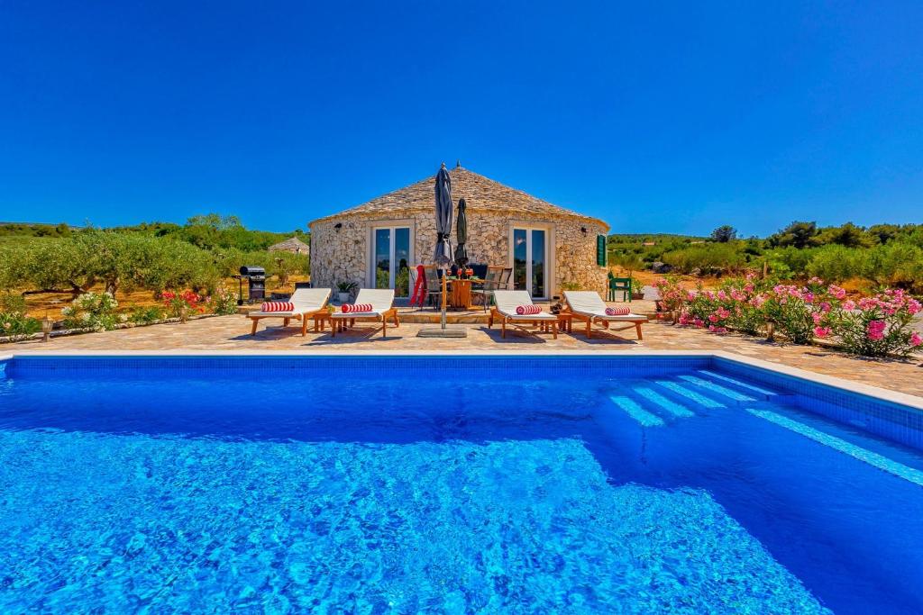 Beautiful villa Big Hobbit 1