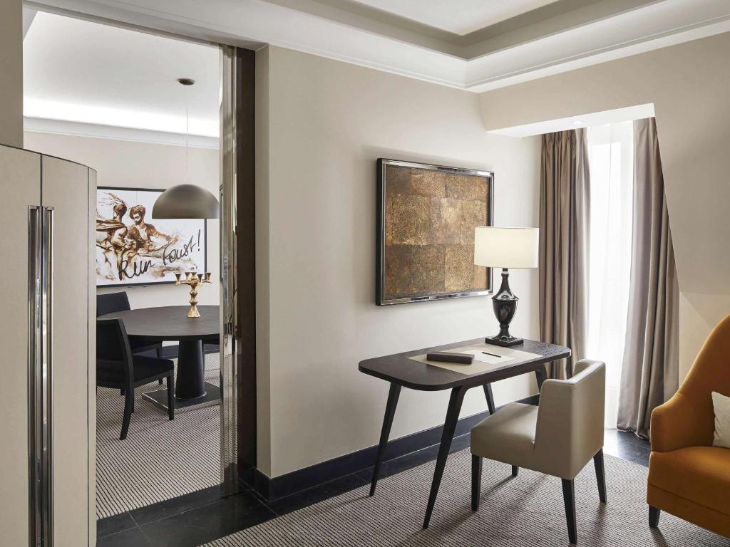 Posezení v ubytování Sofitel Frankfurt Opera