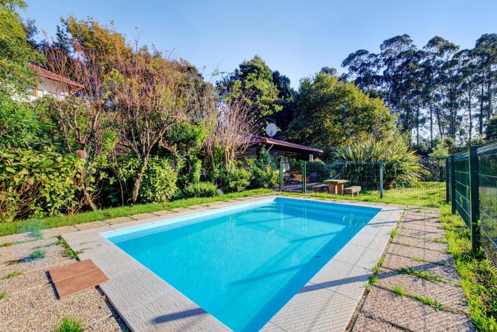 One bedroom house with furnished garden and wifi at Espinho 4 km away from the beach