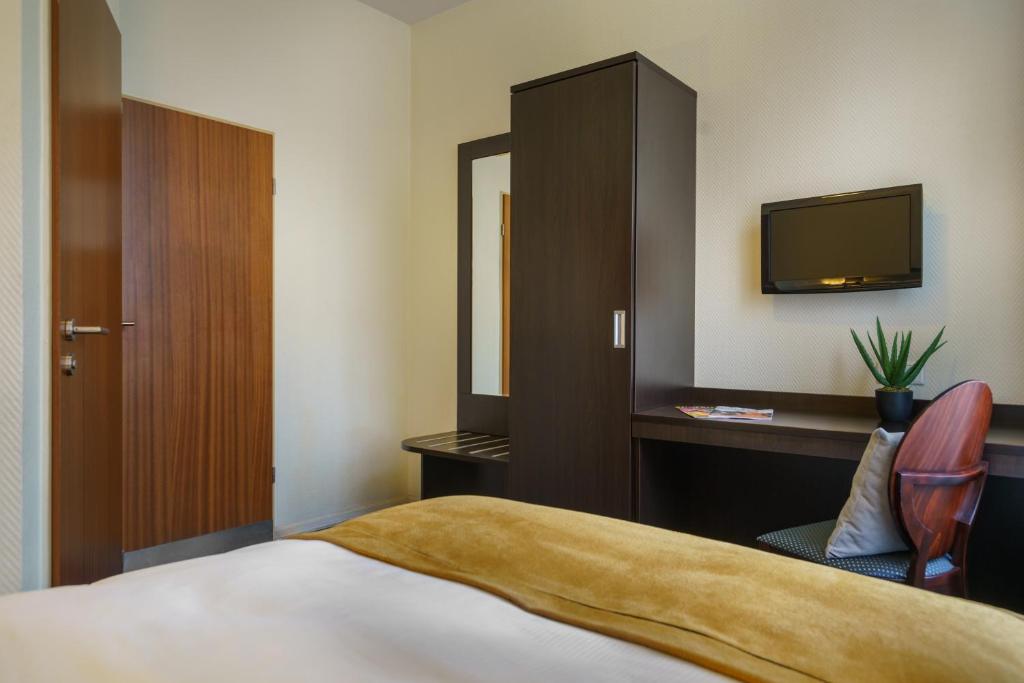 Hotel Continental Hamburg Hauptbahnhof - Resim 5