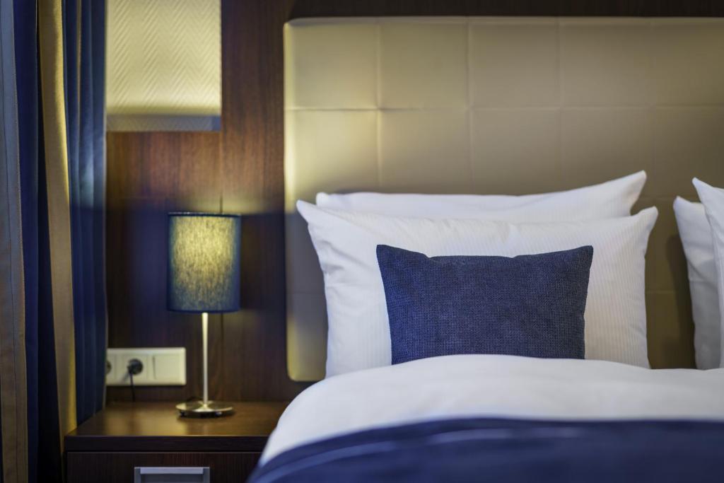 Hotel Continental Hamburg Hauptbahnhof - Resim 39