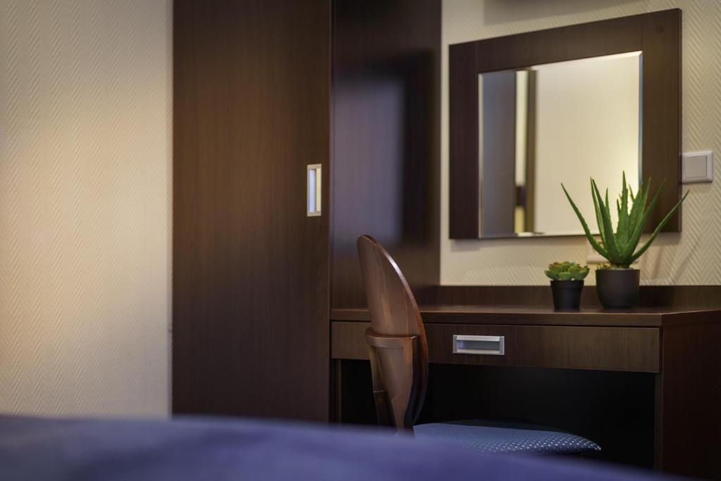 Hotel Continental Hamburg Hauptbahnhof - Resim 40