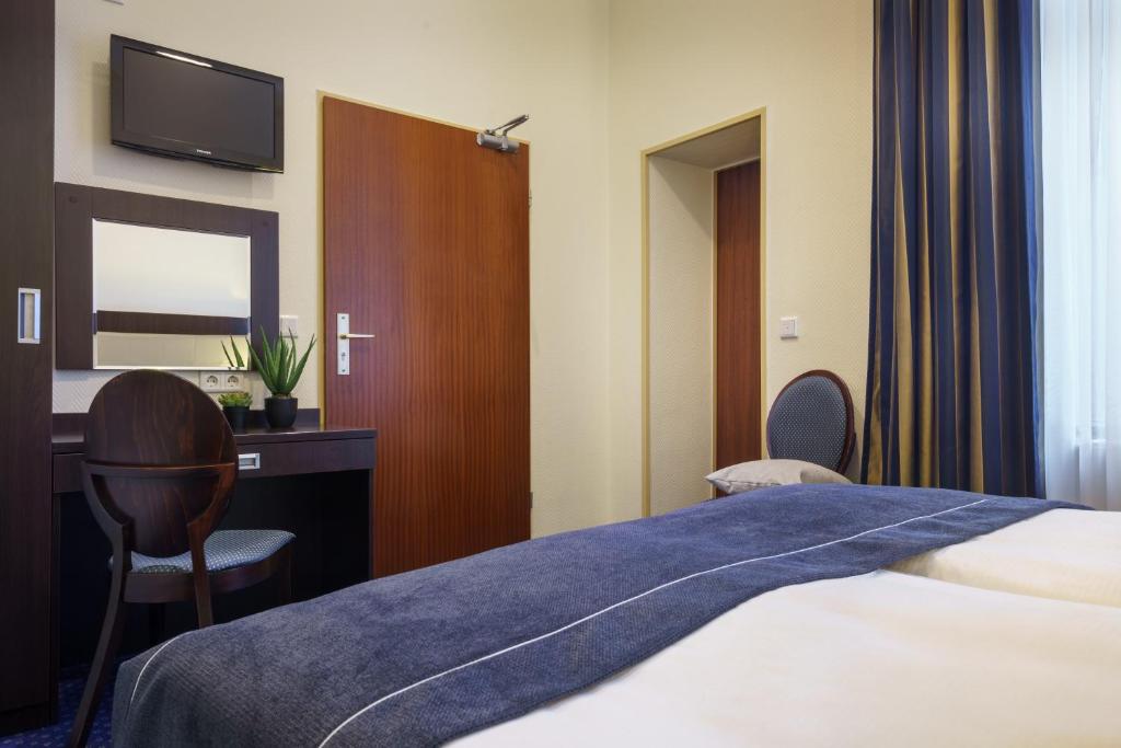 Hotel Continental Hamburg Hauptbahnhof - Resim 42