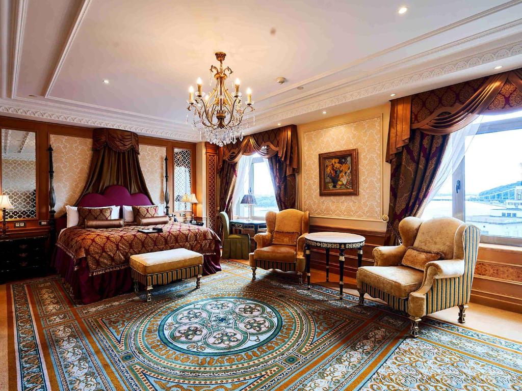 Posezení v ubytování Fairmont Grand Hotel Kyiv