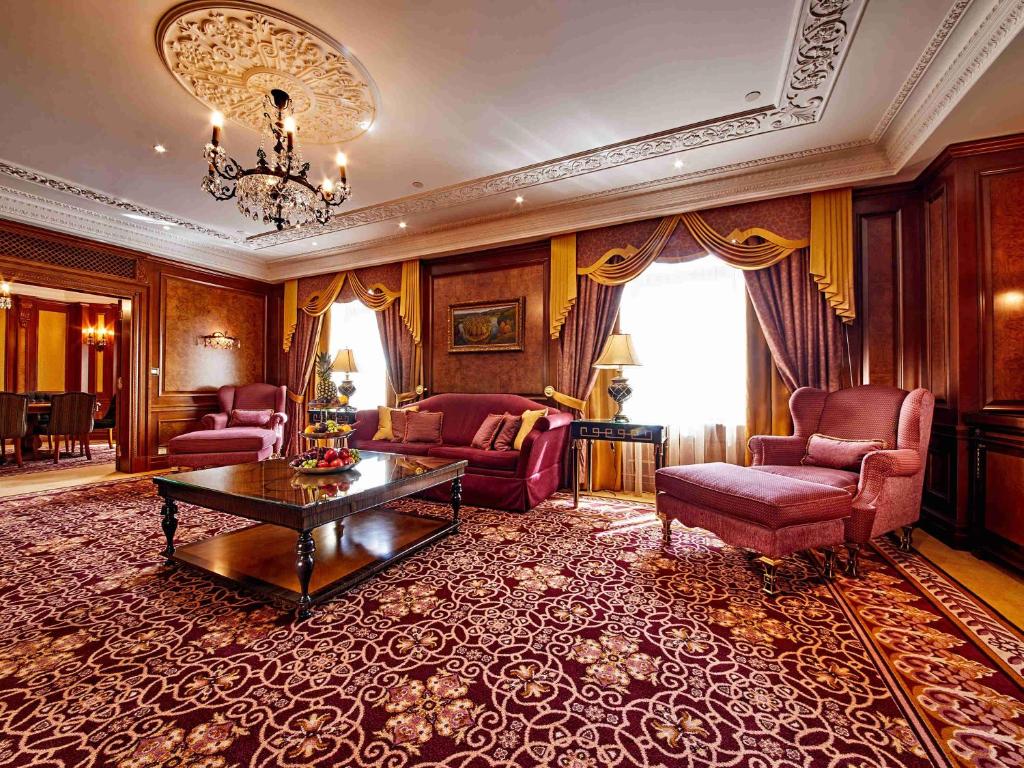 Posezení v ubytování Fairmont Grand Hotel Kyiv