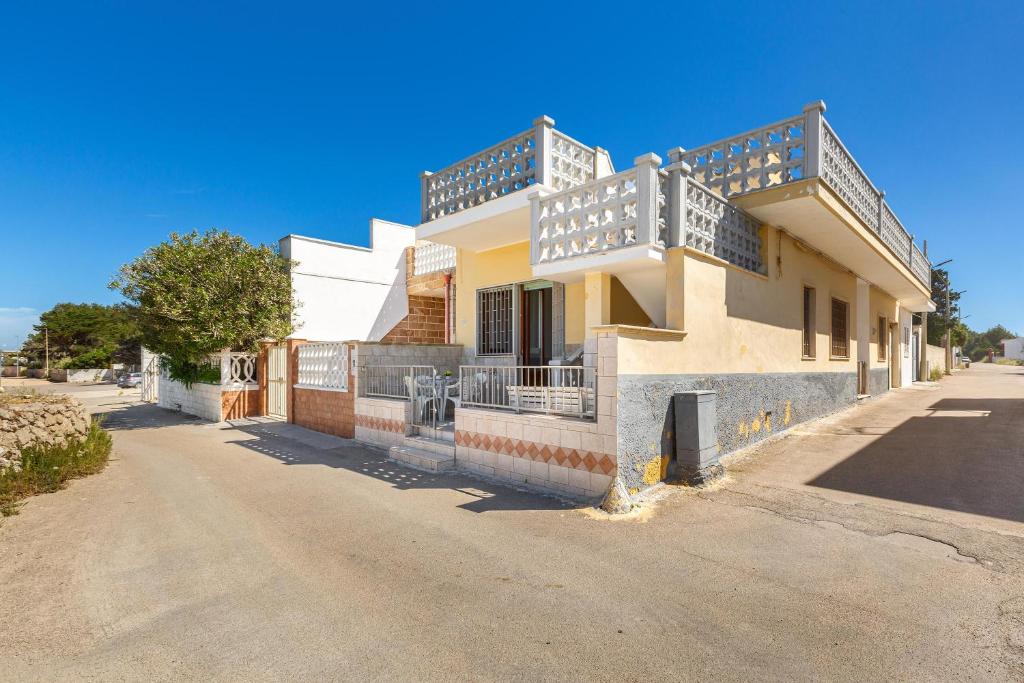 Το κτήριο όπου στεγάζεται  η παραθεριστική κατοικία