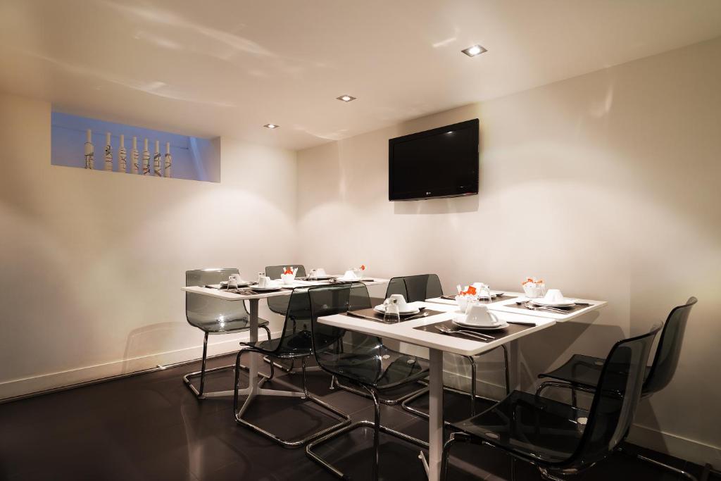 Arc de Triomphe Etoile - Resim 16