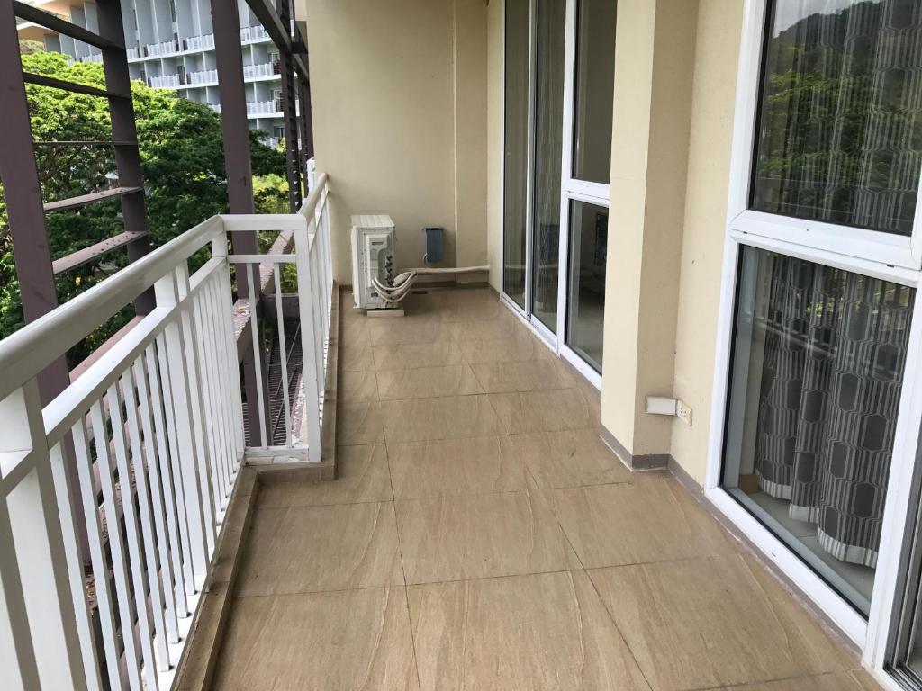 Balkón nebo terasa v ubytování Creys Condo 2 at Pico de Loro Cove