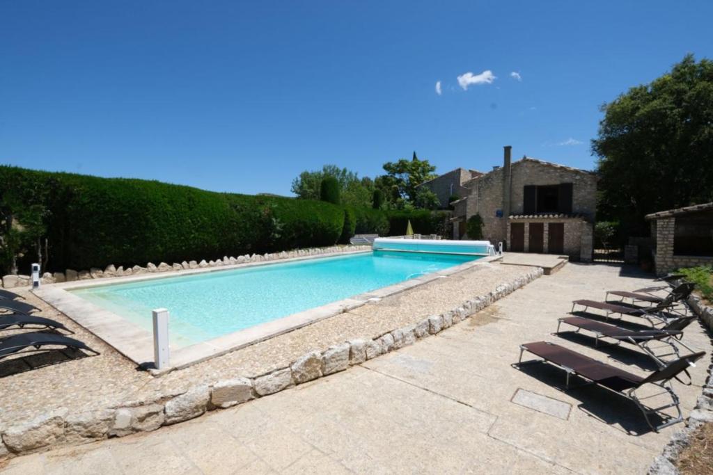 Typical mas provençal with swimming pool in a small hamlet near Mouriès in  the Alpilles in Provence- 8 persons LS1-361 OUSTAU D'ANTAN, Mouriès –  Updated 2021 Prices