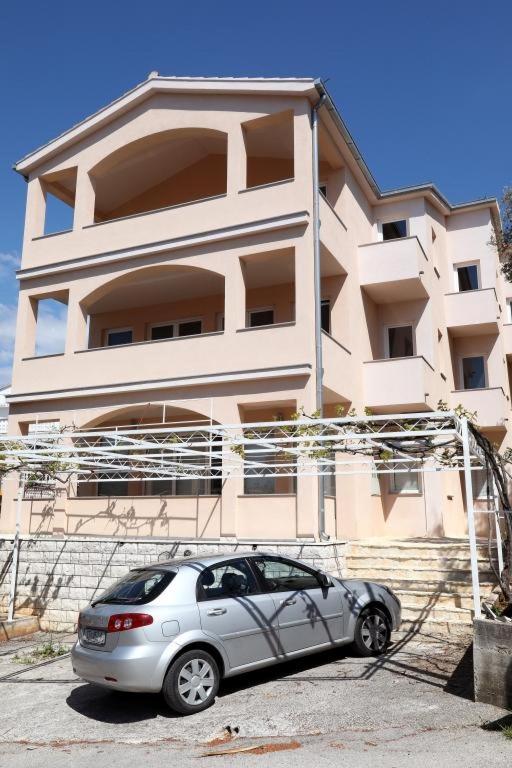 Budova, v ktorej sa apartmán nachádza