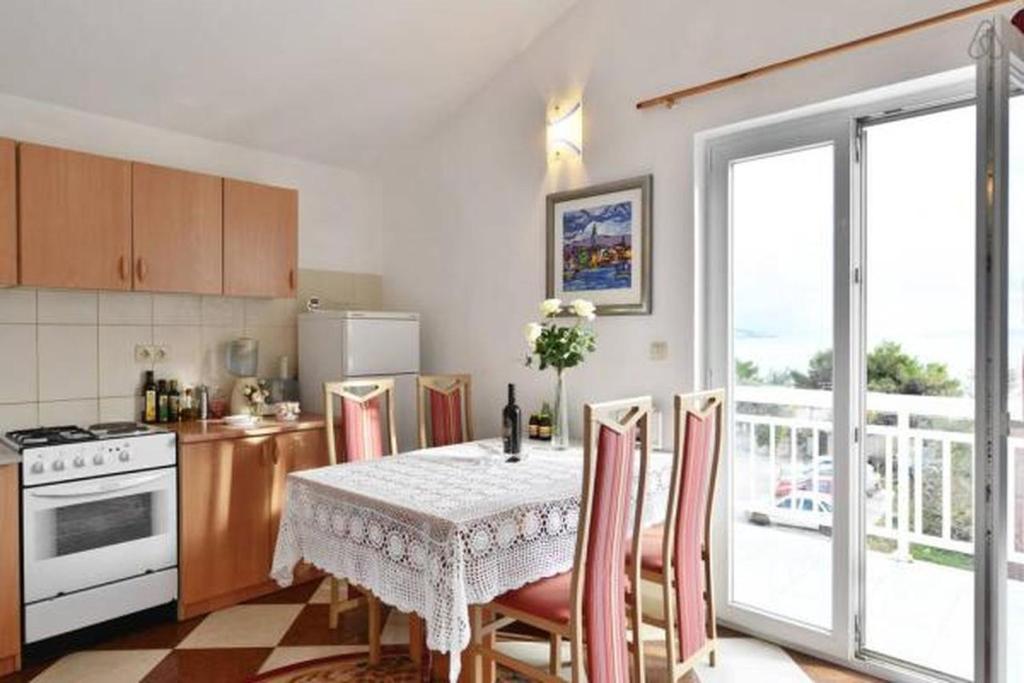 Fotografia z galérie ubytovania Apartment in Duce with sea view, balcony, air conditioning, WiFi 5063-2 v destinácii Duće