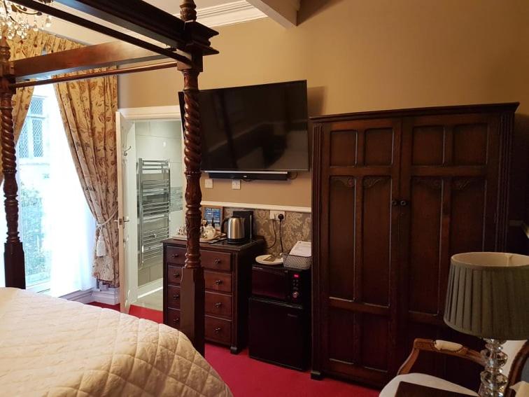 Victoria House Room Only Accommodation - King Room With Garden View