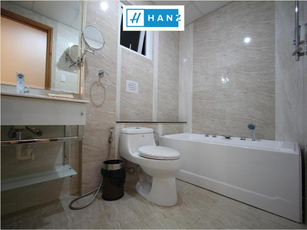 Phòng tắm tại HANZ Happy Hotel