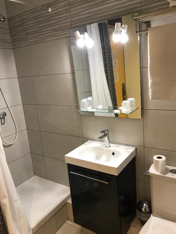 Koupelna v ubytování Hostellerie Le Mirabeau