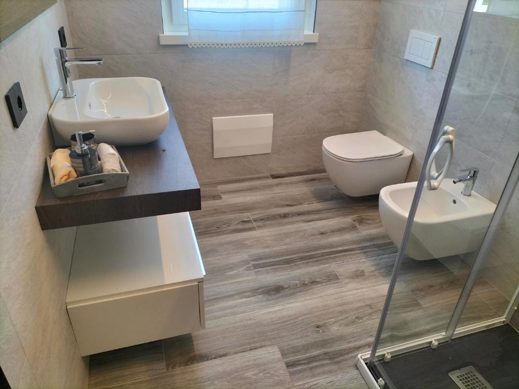 Zdjęcie z galerii obiektu Villa Verde, Romantica Villetta w mieście Lazise