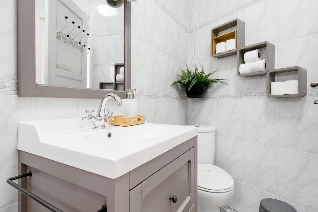 I Love Lisboa Apartment NEW AC - 11