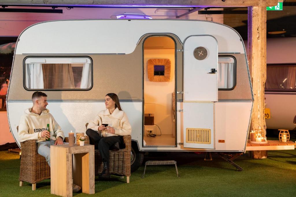 Outside Inn - Resim 24