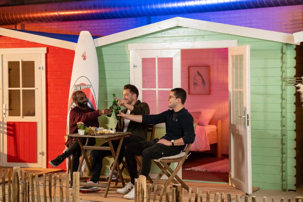 Outside Inn - Resim 22