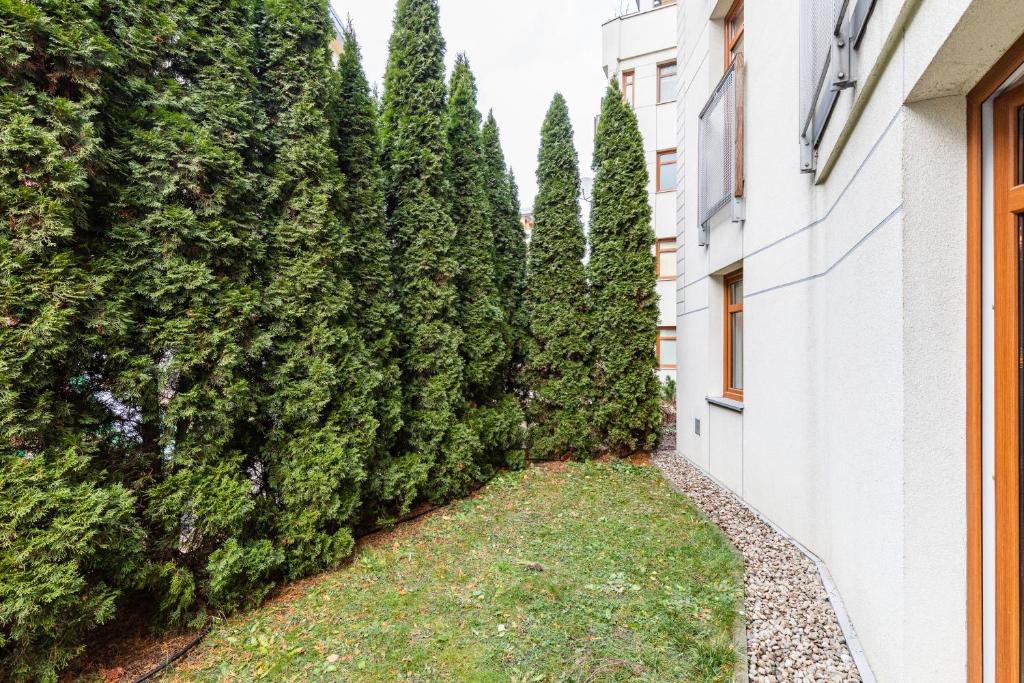 Fotografia z galérie ubytovania SuperApart Wilanowska 7, "Pet-Friendly with Elevator & Parking" vo Varšave